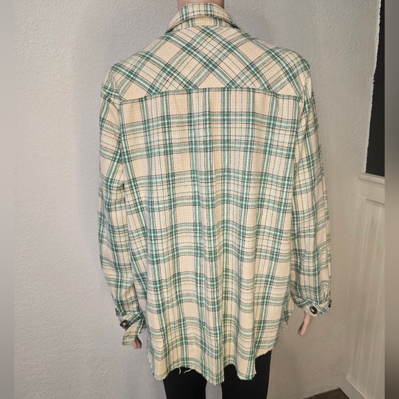Democracy Frayed Plaid Longsleeve Button Down Women’s Medium - Picture 5 of 8